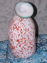 red & white 'talking' vase